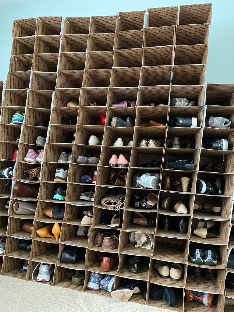 Storing shoes for reselling